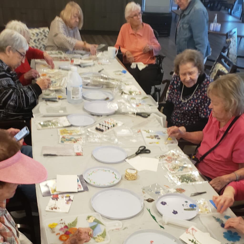 Senior Independent Living Residence Cottleville MO - Busy Crafters at Avalon